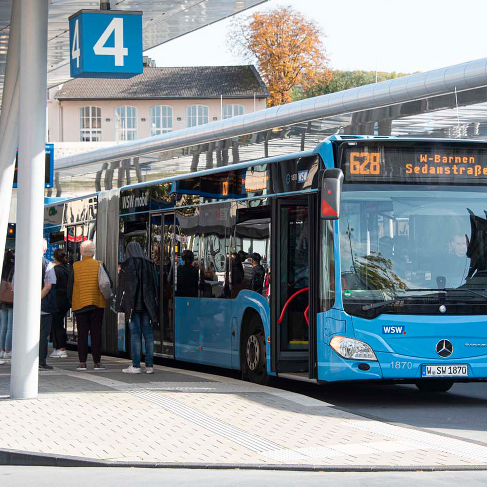 WSW Bus am Busbahnhof