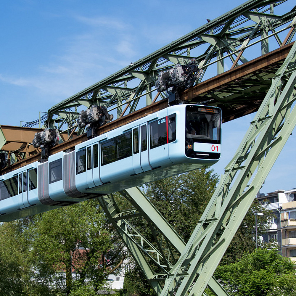 Schwebebahn über der Wupper