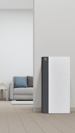 Ein Solarspeicher, der in einer Wohnung steht
